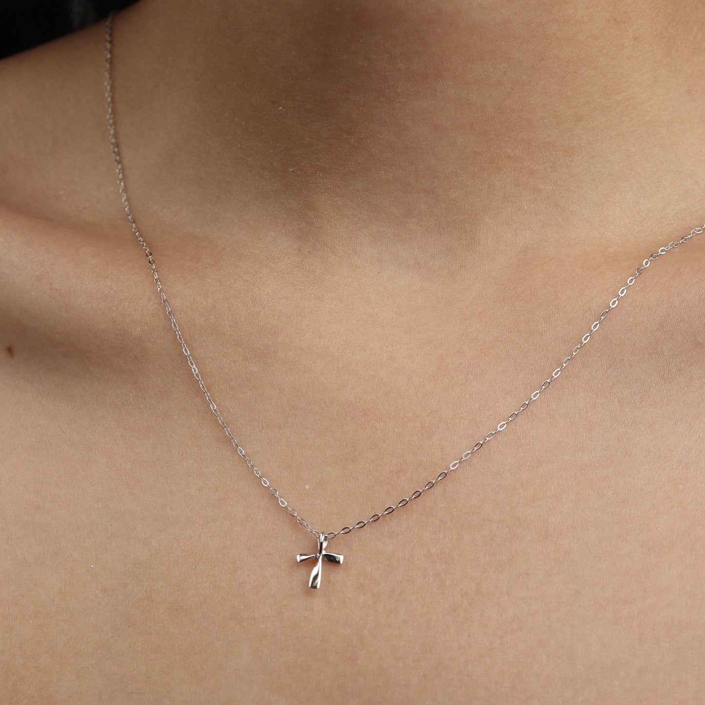 CRUXIA S925 Silver Knot Cross Pendant Chain Necklace for Women