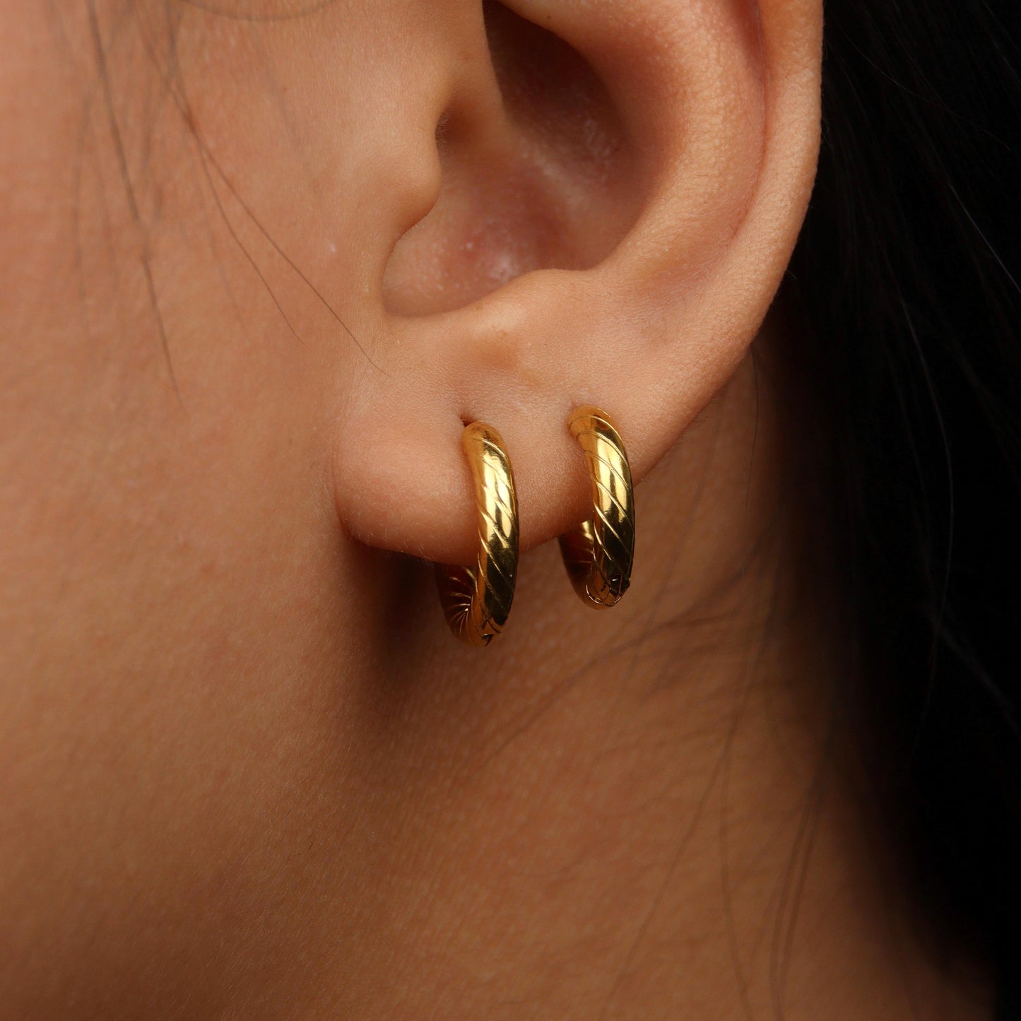 REID Swirl Clip Earrings For Women's