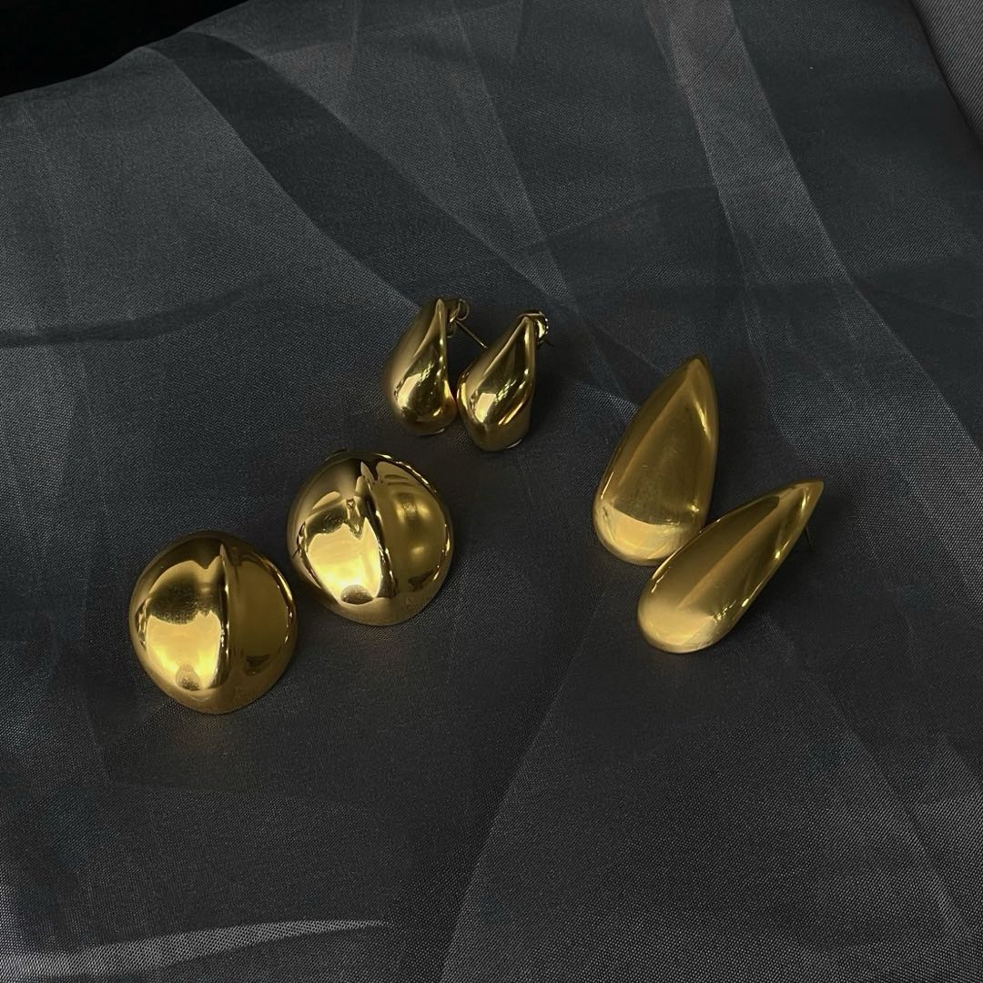 CHUNKY SCOOP EARRINGS
