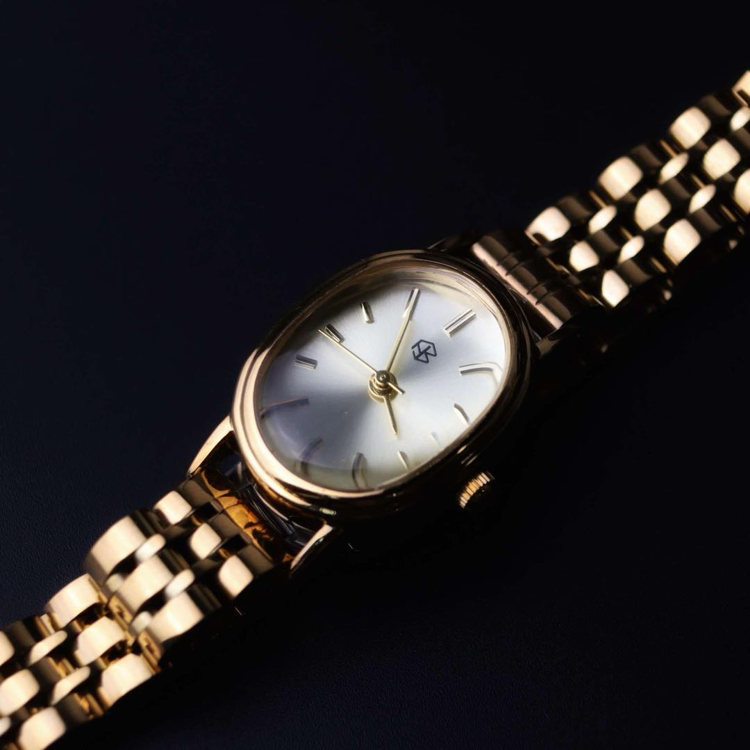 DEMETER Oval Watch