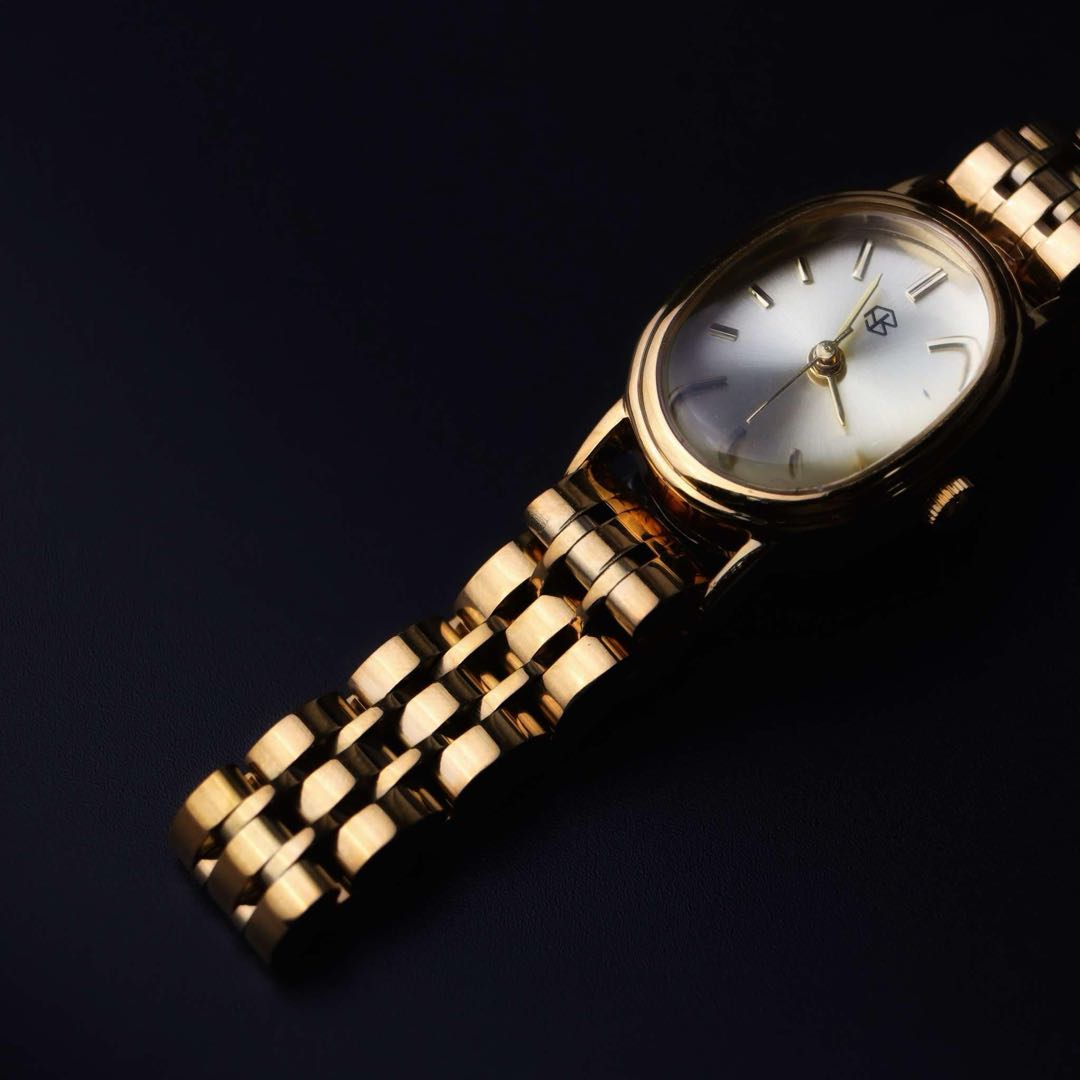 DEMETER Oval Watch