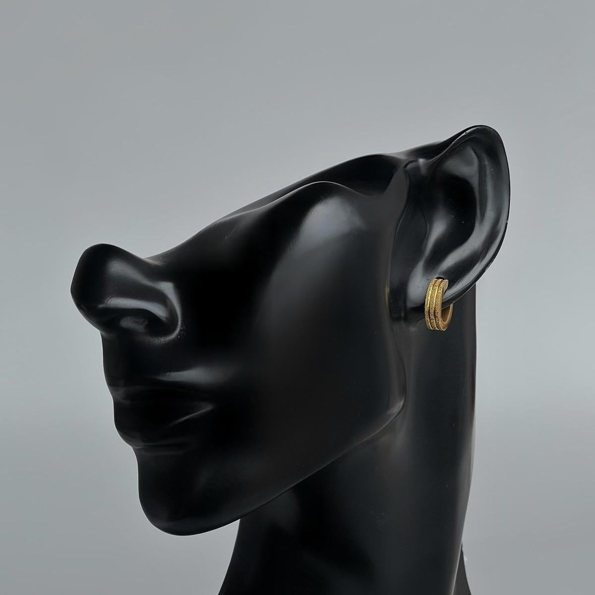 JANE Triple Line Mini Clip Earrings
