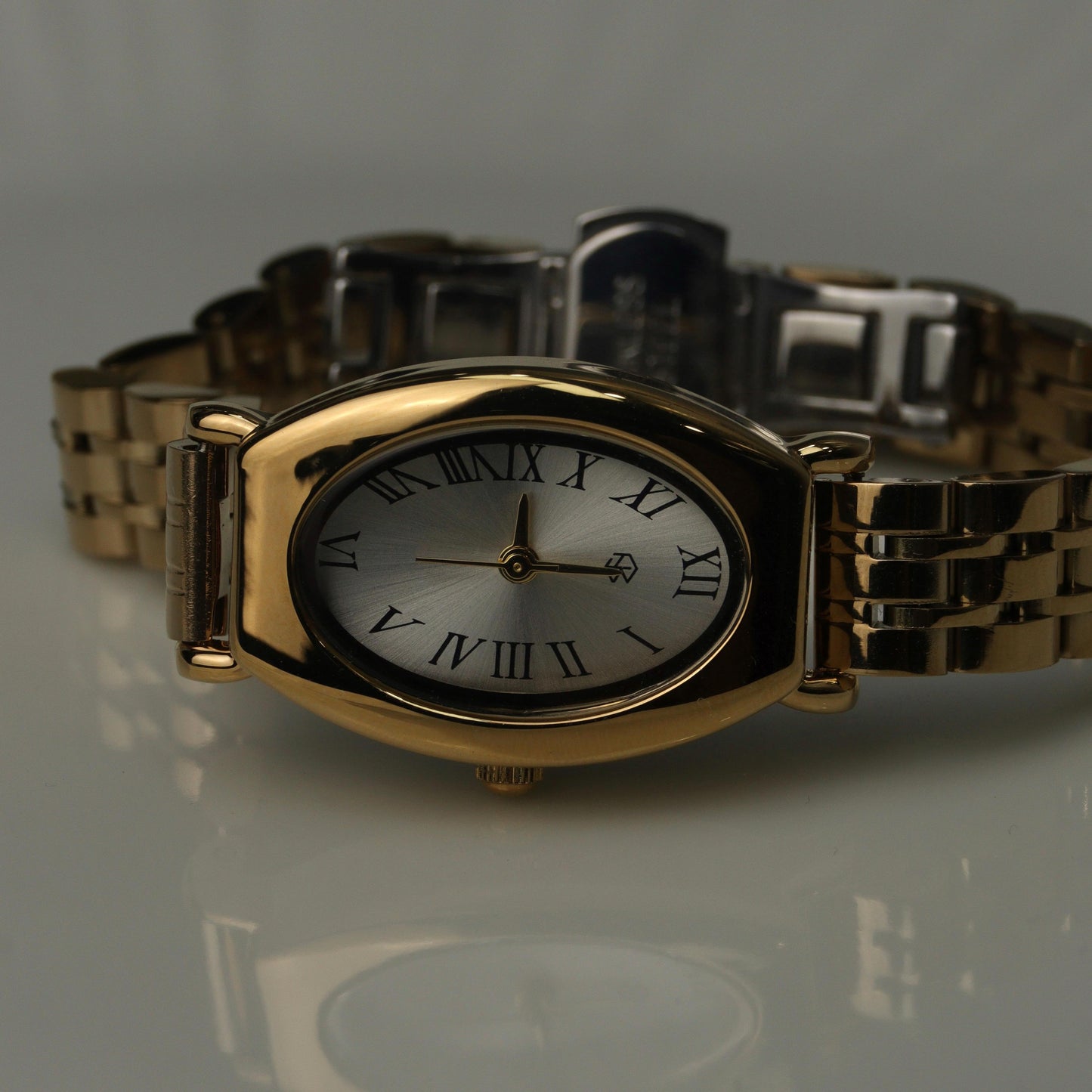 MORITZ Minimalist Retro Oval Brushed Thin Strap Fashion Women's Watches