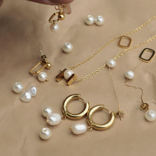 Fresh Water Pearls Jewelry Set of Necklace And Earrings