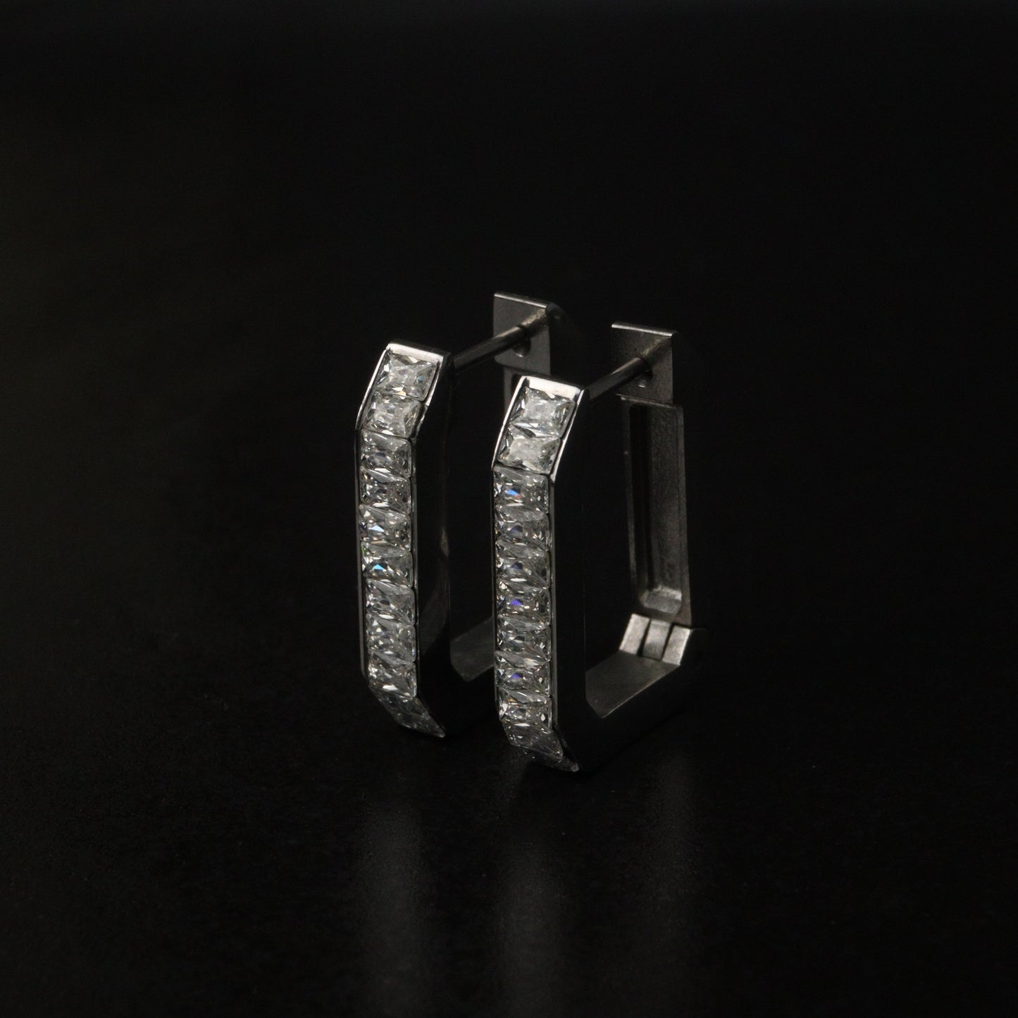 BREE Rectangle Silver/Gld Small & Big Edge Embedded Clip Earrings