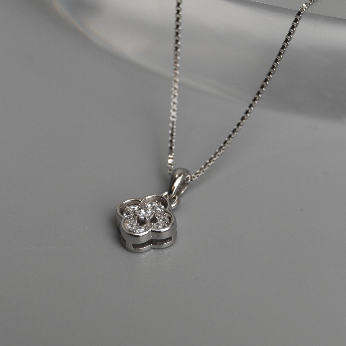 EVERLY S925 Silver Flower Pendant Chain Necklace for Women