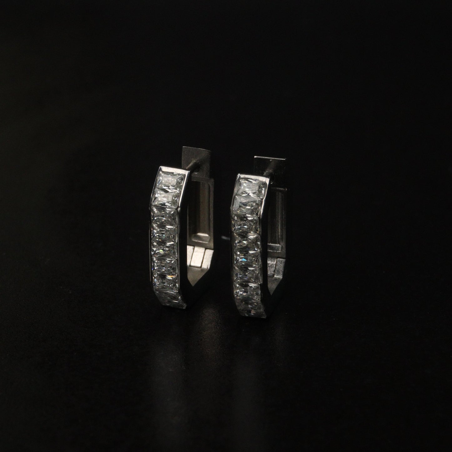 BREE Rectangle Silver/Gld Small & Big Edge Embedded Clip Earrings