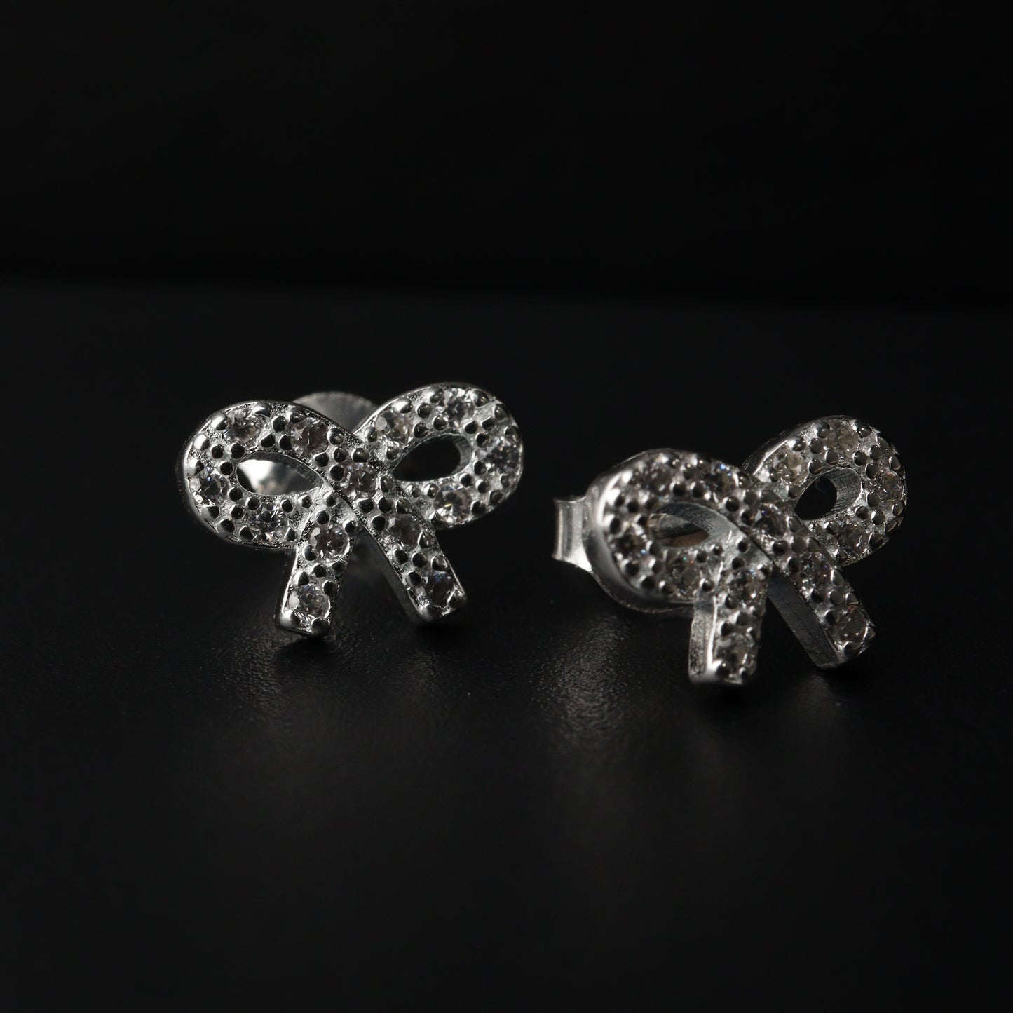 S925 Silver Ribbon Stud