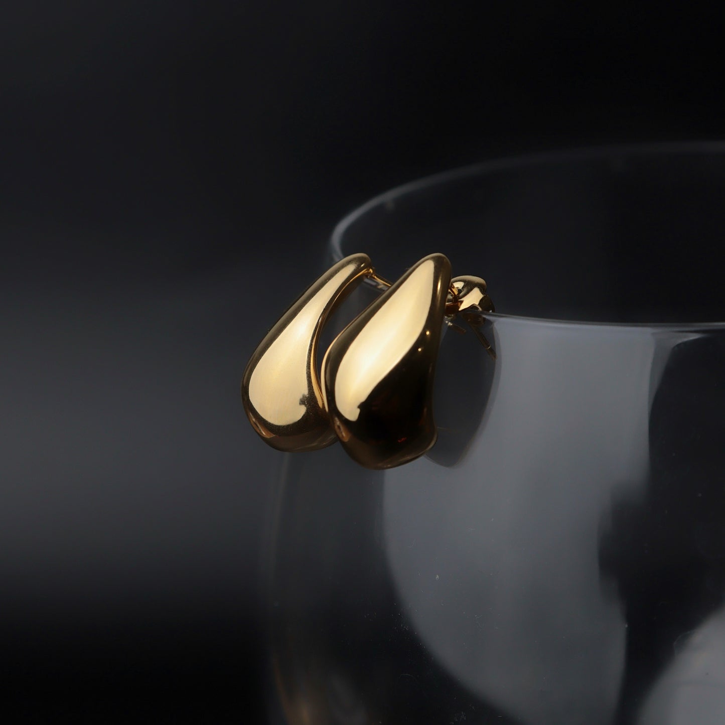 CHUNKY SCOOP EARRINGS