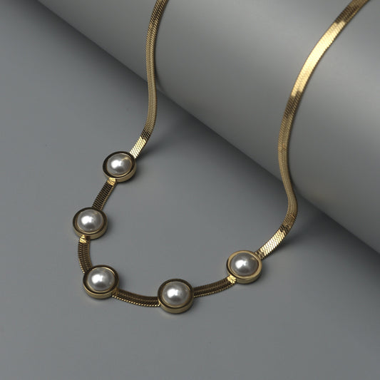 SAMARA Synthetic Pearl Snake Necklace