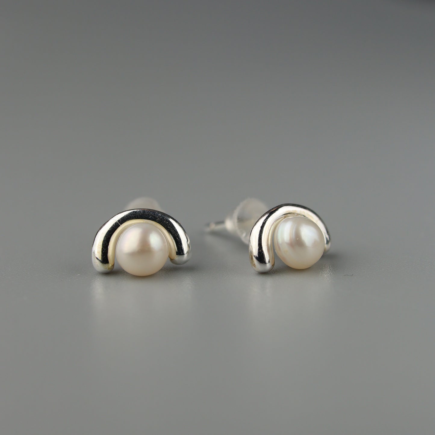 MARGA S925 Silver Half Circle Fresh Water P Mini Stud Earrings
