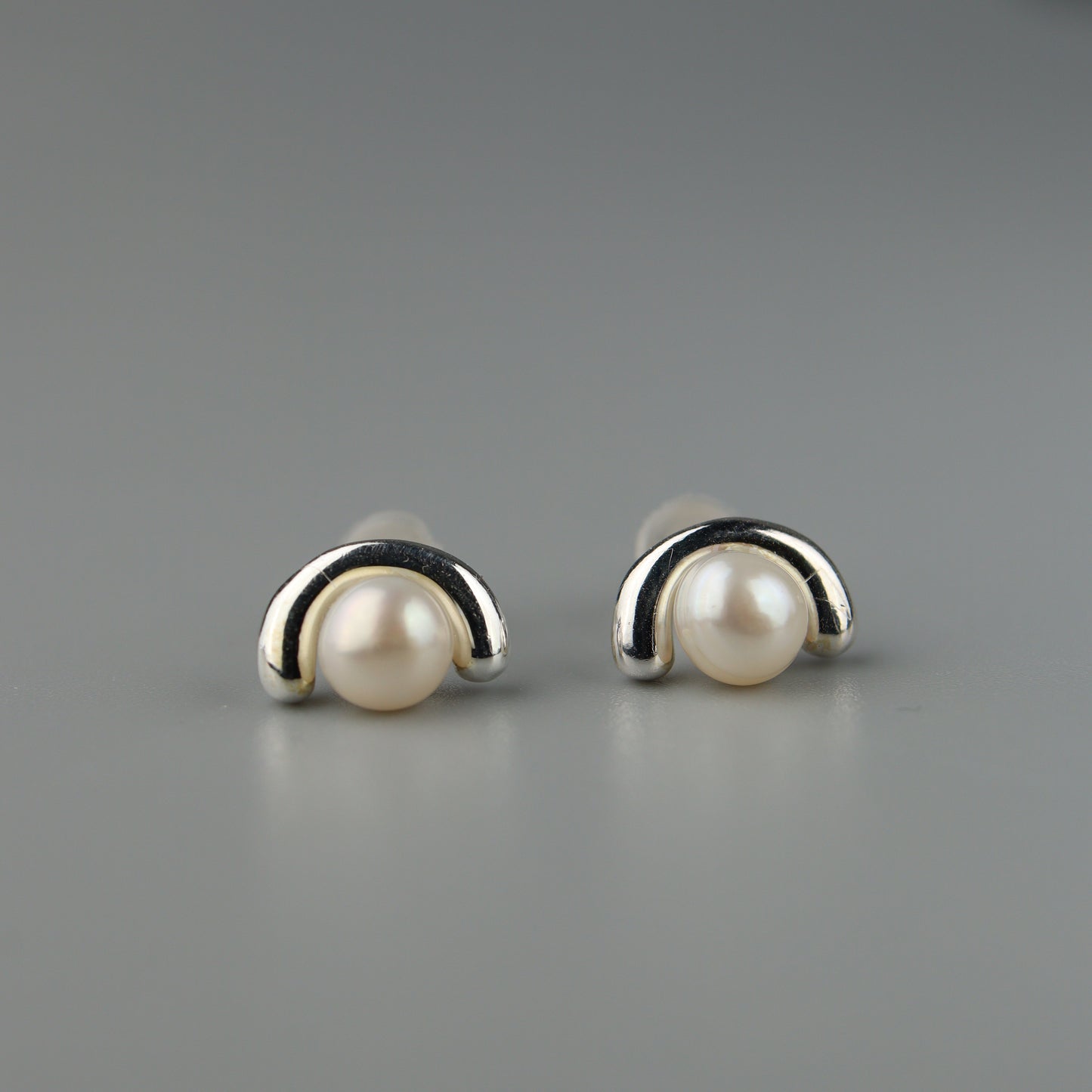 MARGA S925 Silver Half Circle Fresh Water P Mini Stud Earrings