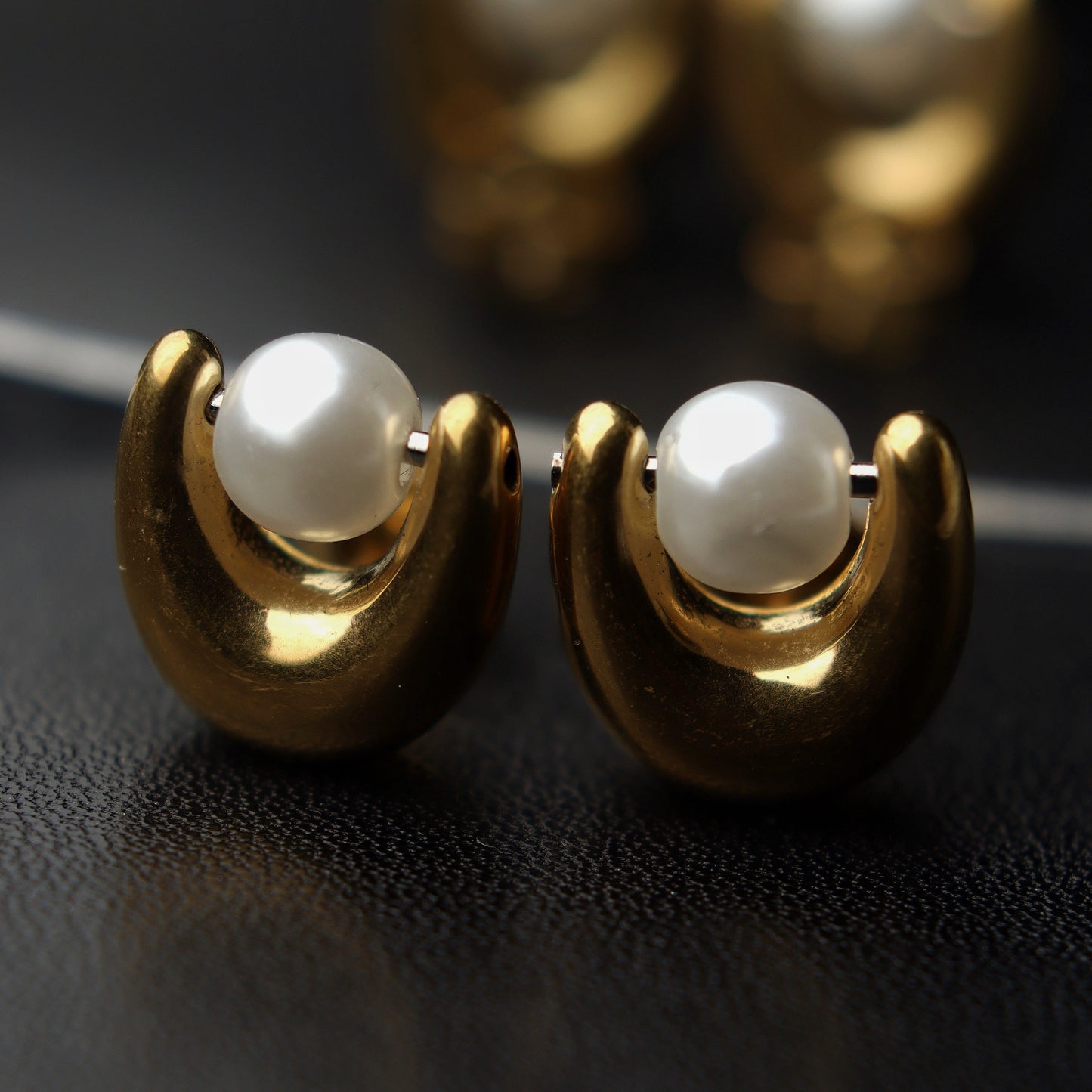 SERENE Gld/Silver Synthetic P Stud Earrings
