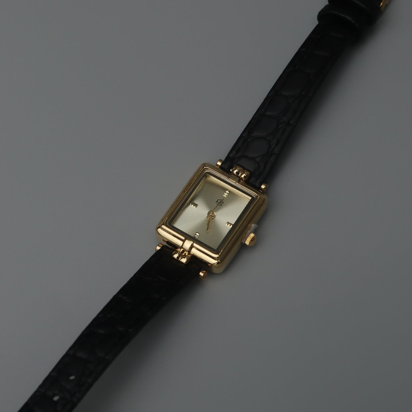 ORVALEN Square Leather Strap Watch