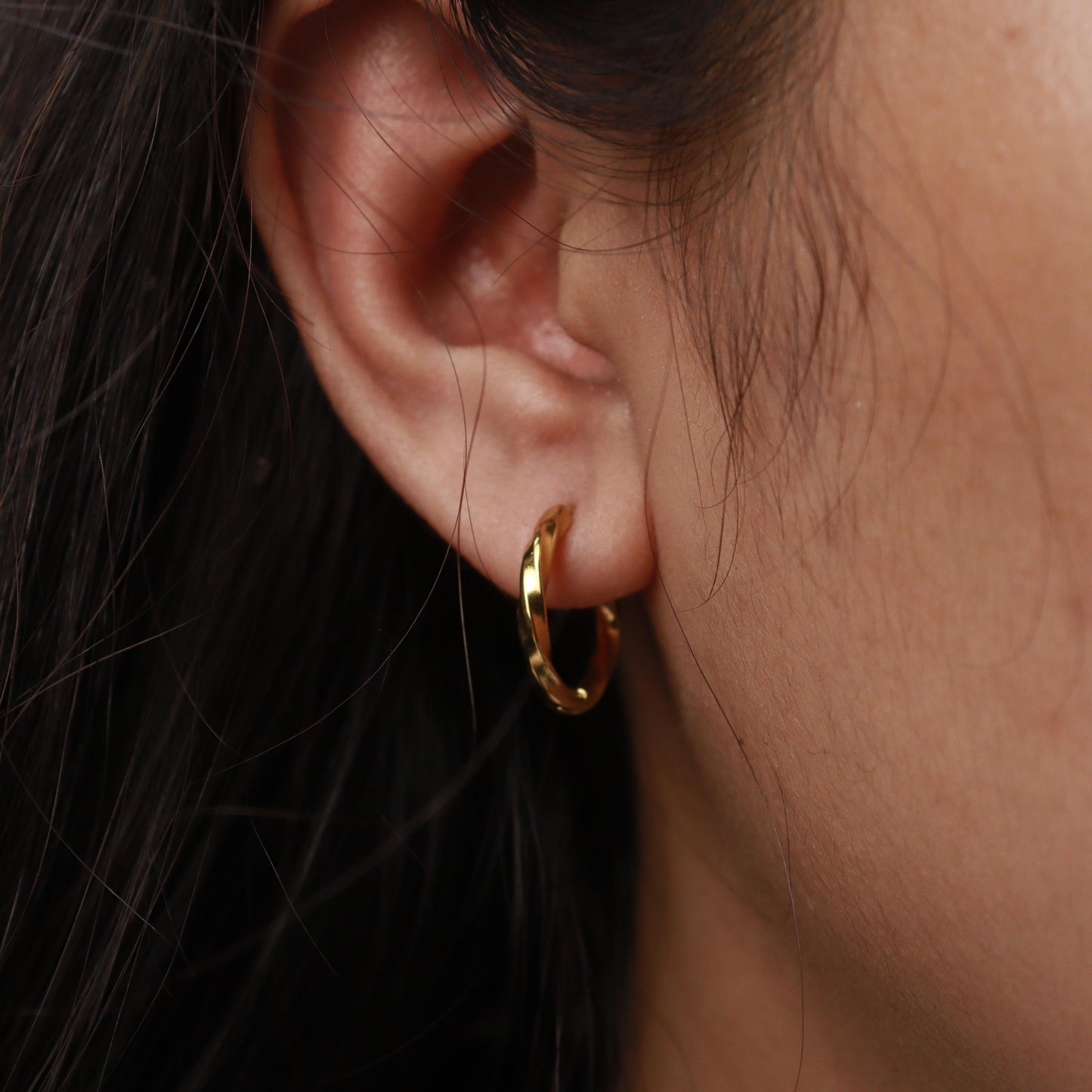 JUVIE Twisted Clip Earrings for Women