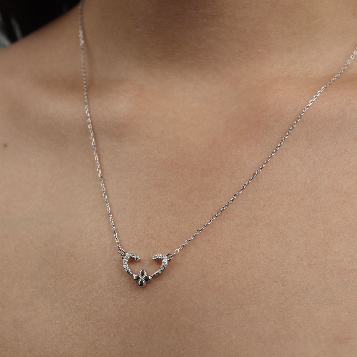 BENNETT S925 Silver Open Heart Flower Pendant Chain Necklace for Women