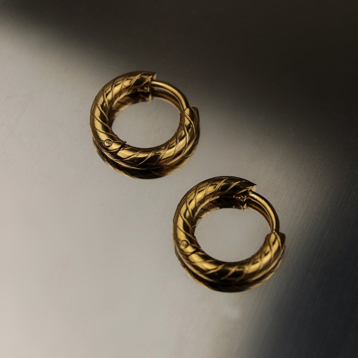 REID Swirl Clip Earrings For Women's