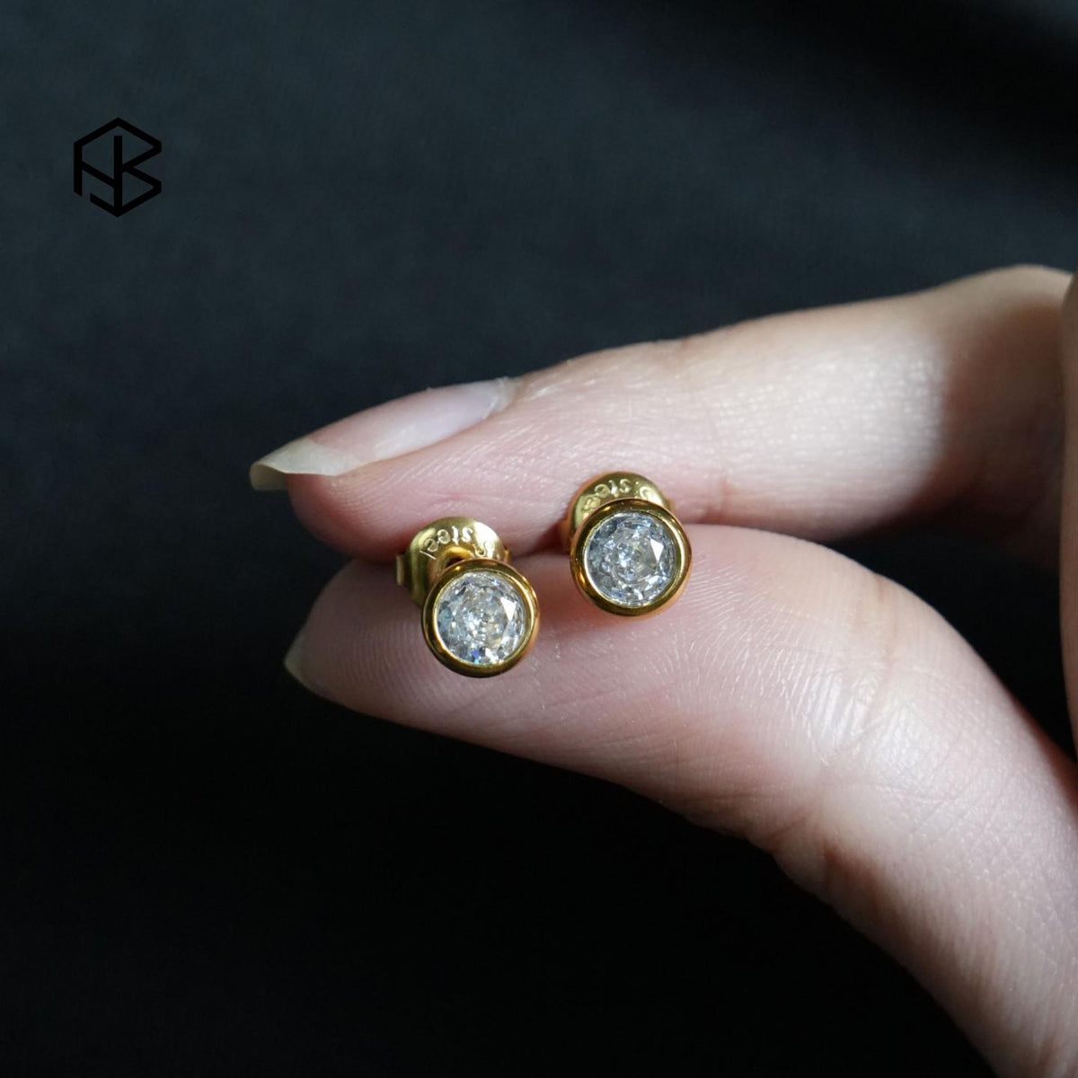 AUREN 6mm Round Stud Earrings for Women's