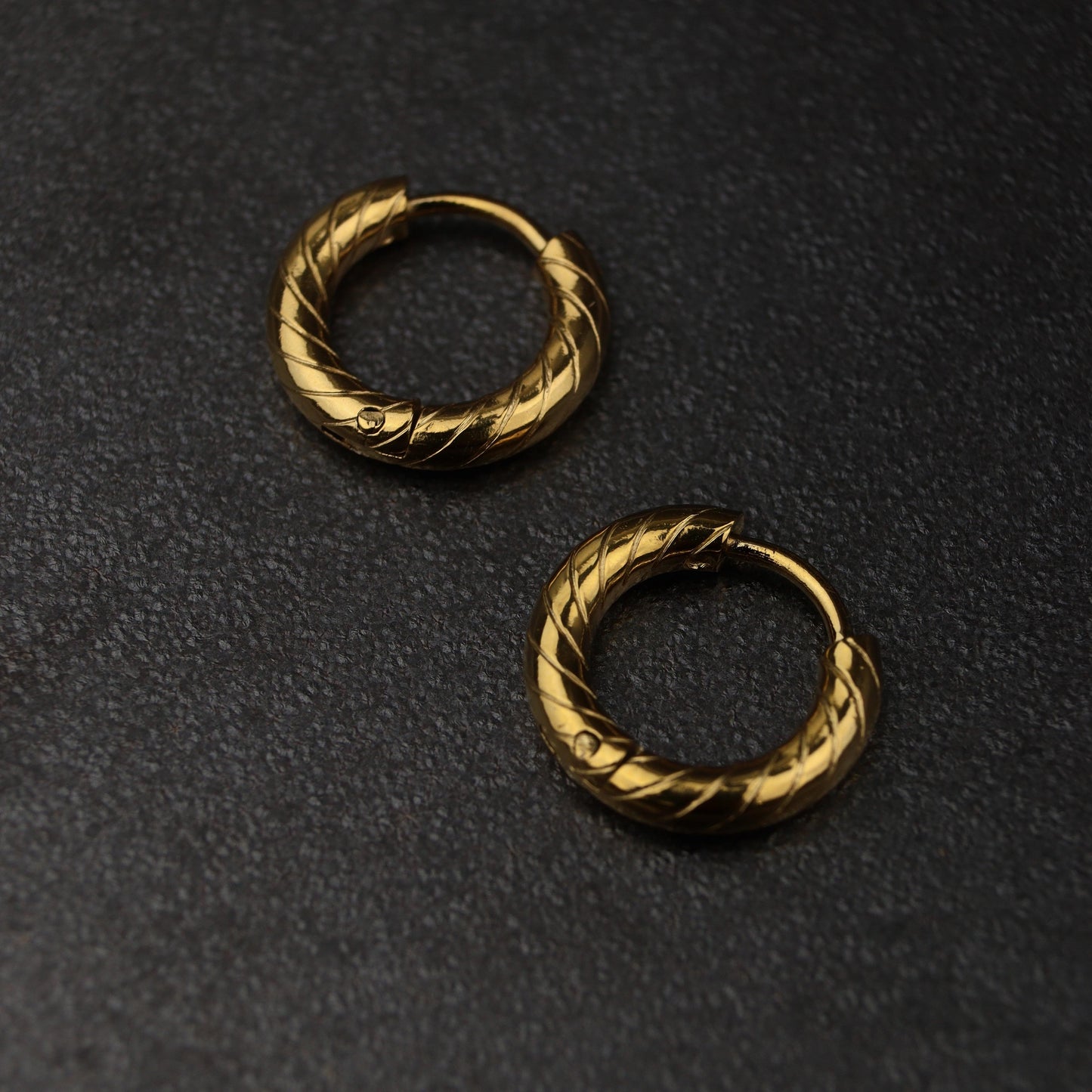 REID Swirl Clip Earrings For Women's