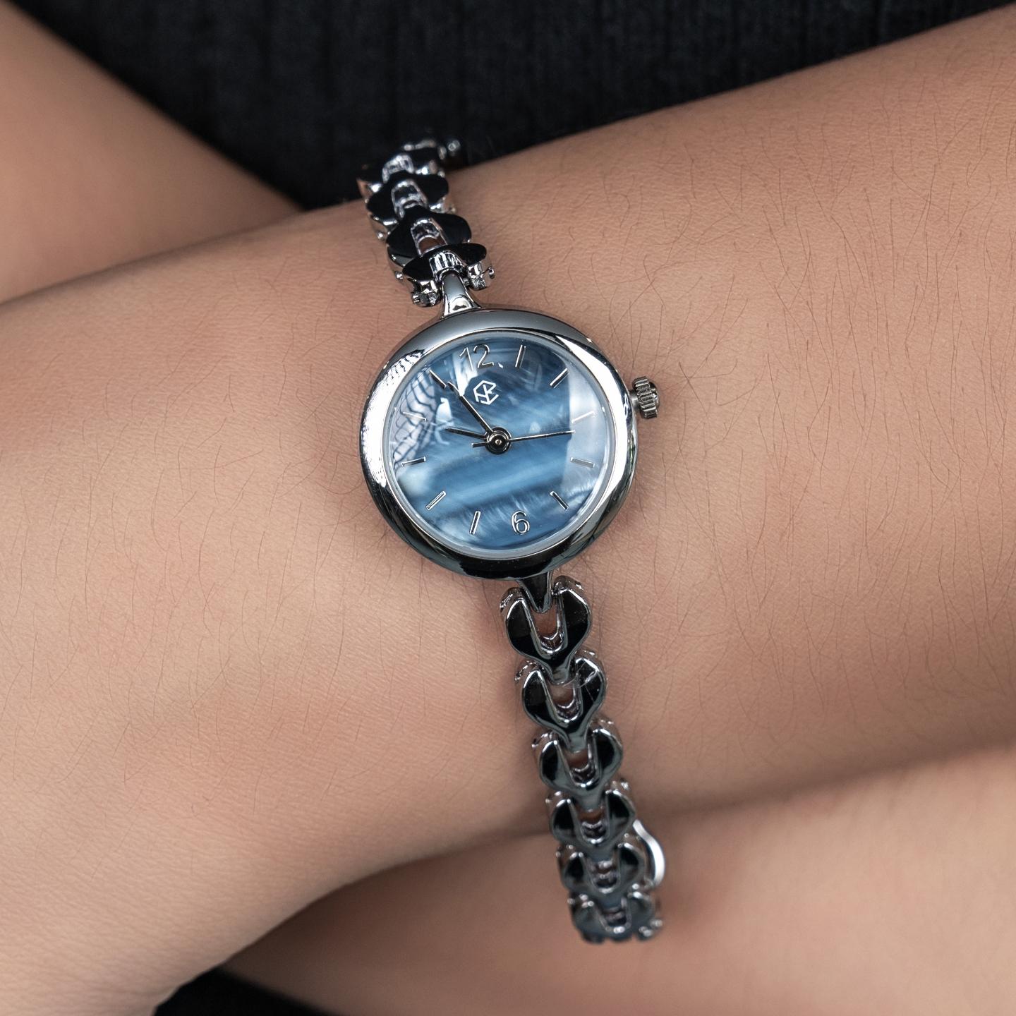 JESSA Blue Dial Silver-Tone Round Slim Minimalist Women’s Quartz Wrist Watch