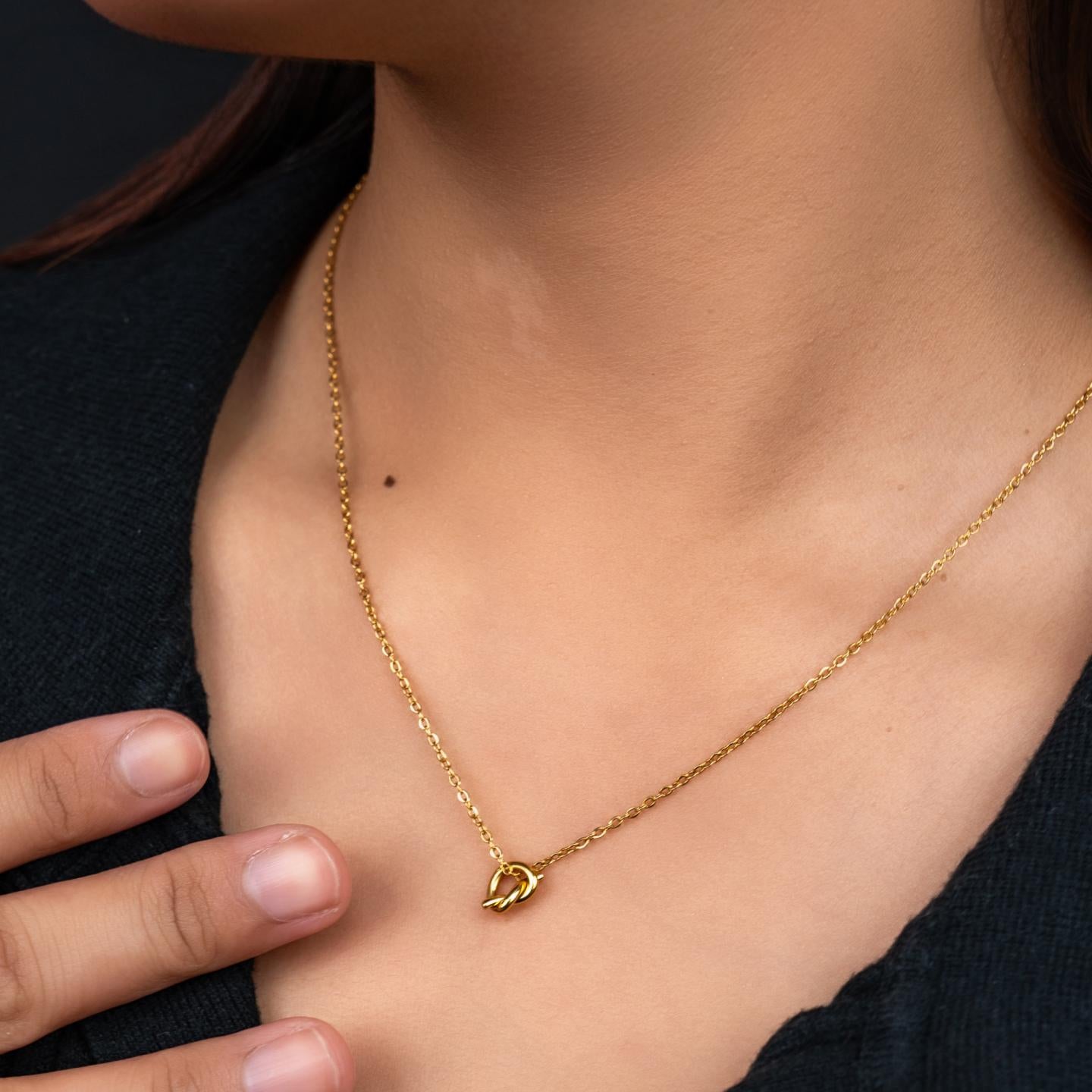 ROA Mini Love Knot Pendant Chain Necklace For Women's