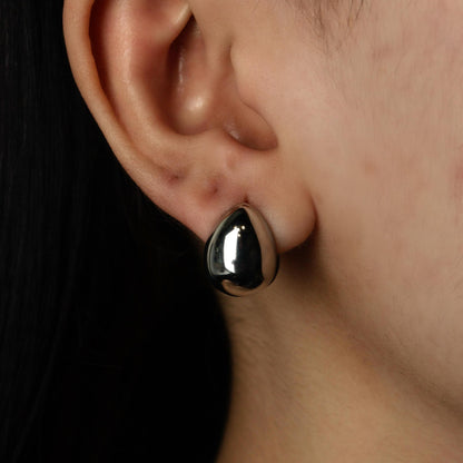 ZINNIA Silver Droplet Huggies Clip Earrings for Women's