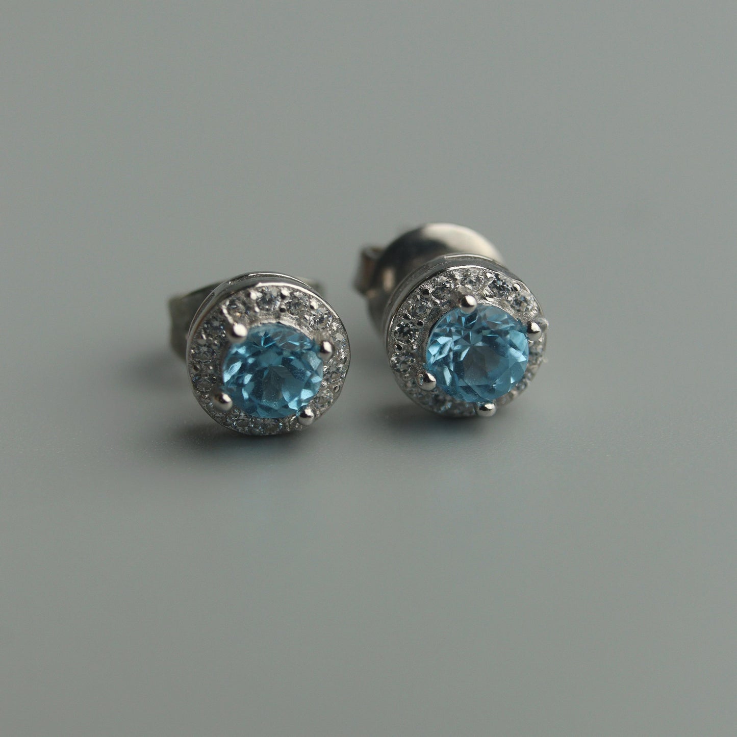 Pawnable Natural Topaz Gemstone S925 Silver Stud Earrings with AGCL Certification