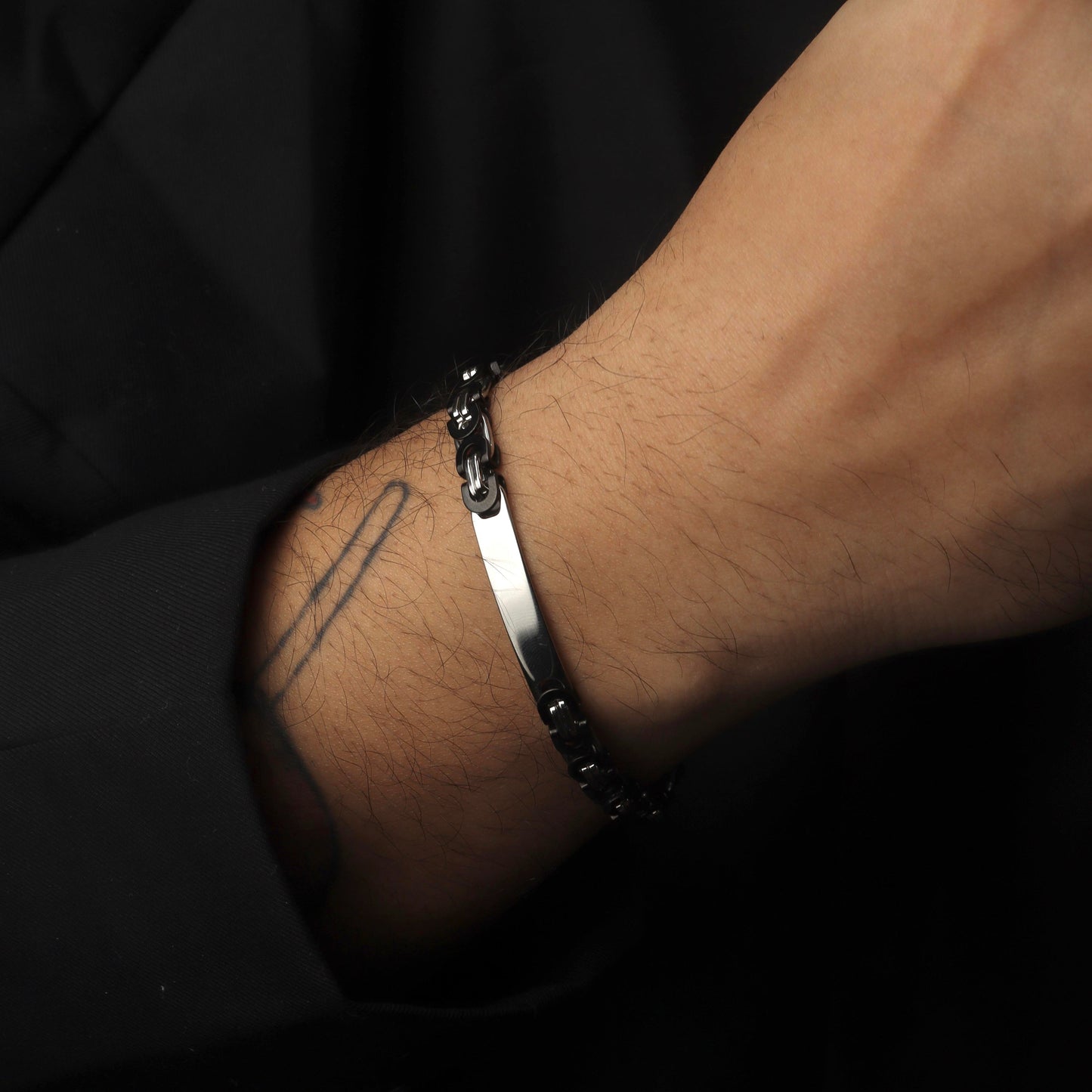 Men Jewelry KENLEY Black/Silver Interlock Bracelet Plain ID Plate No Engraved Fashion For Men