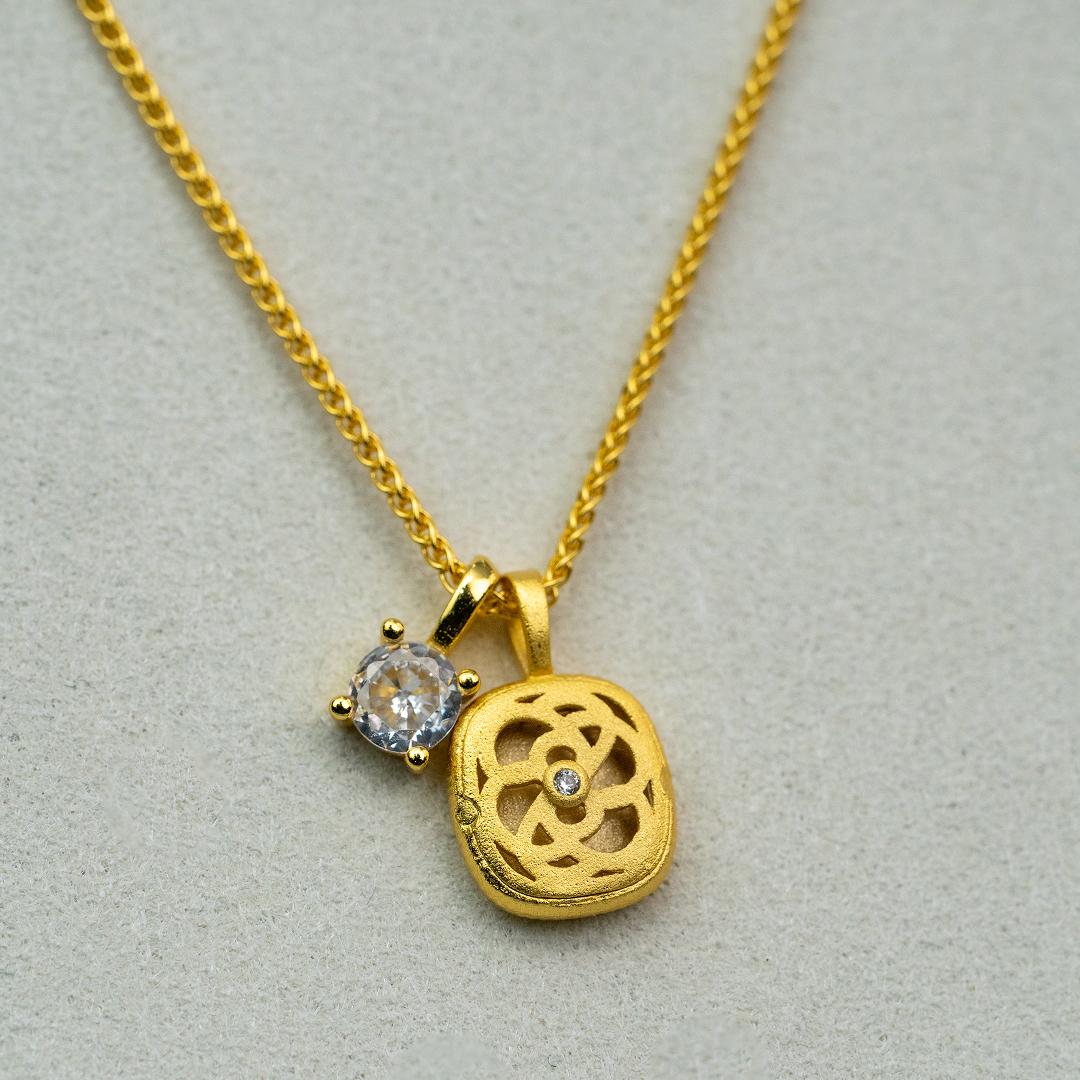 VEA Square Floral Pendant Chain Necklace For Women's