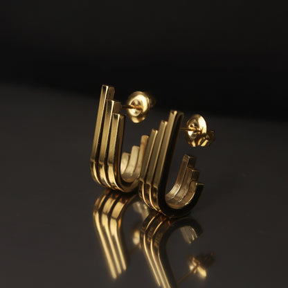 GAEL 3 Layered J-Shaped Stud Earrings