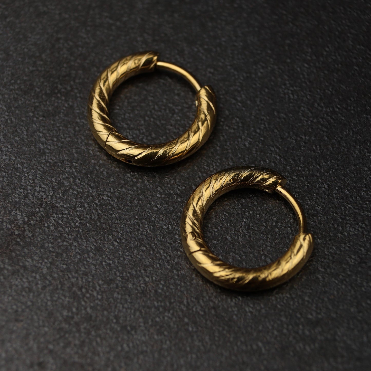 REID Swirl Clip Earrings For Women's