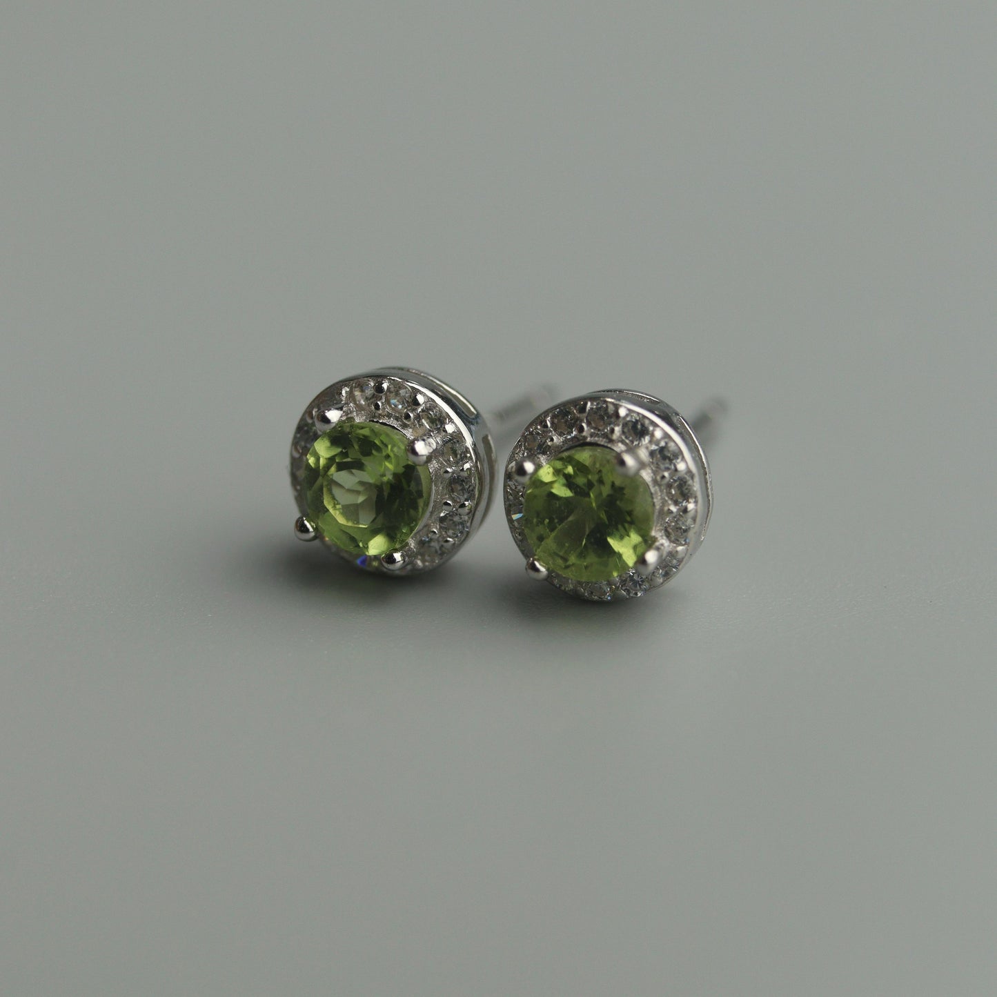 Pawnable Peridot Gemstone S925 Silver Stud Earrings with AGCL Certification