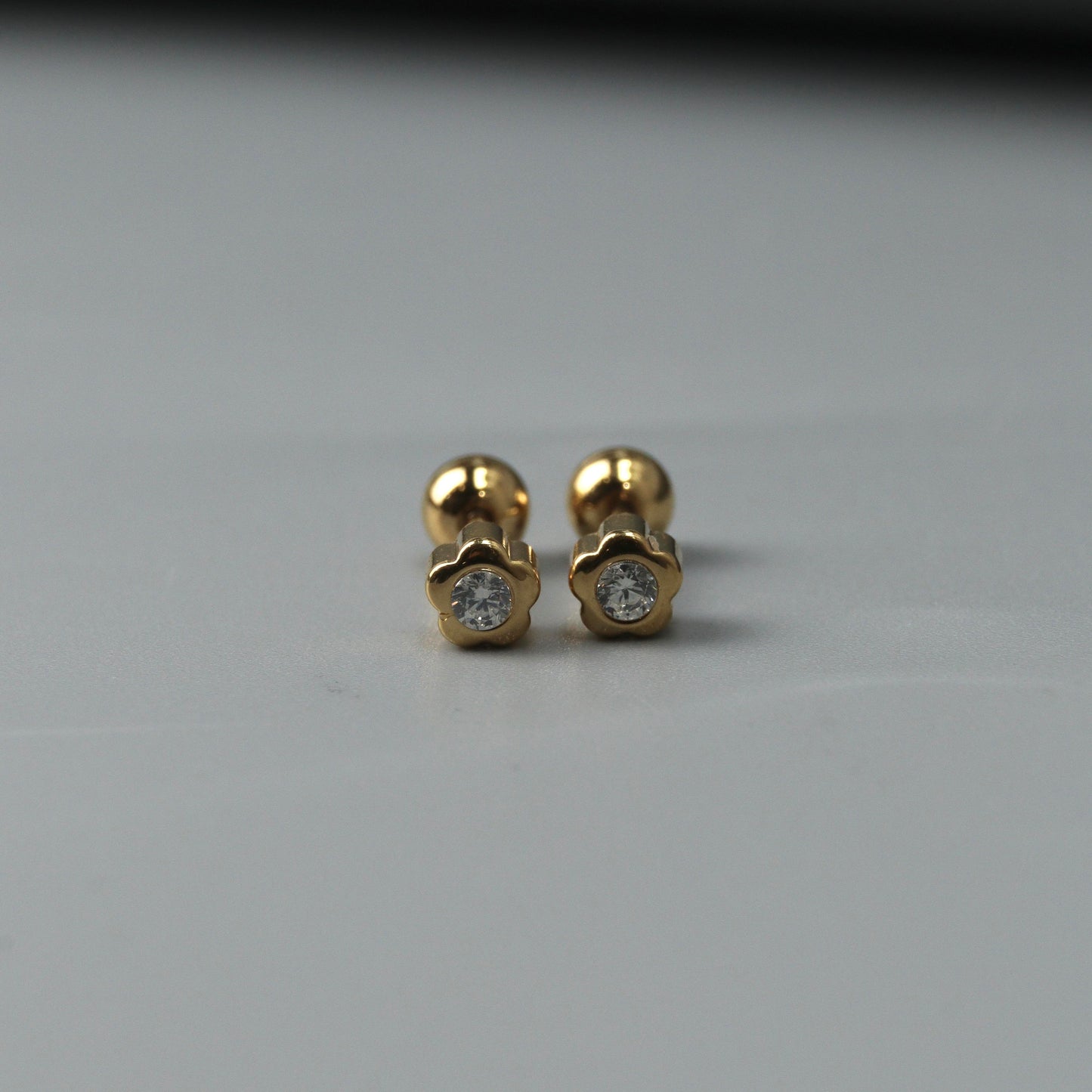 Mini Various Embedded Shapes Stud De Roscas Earrings