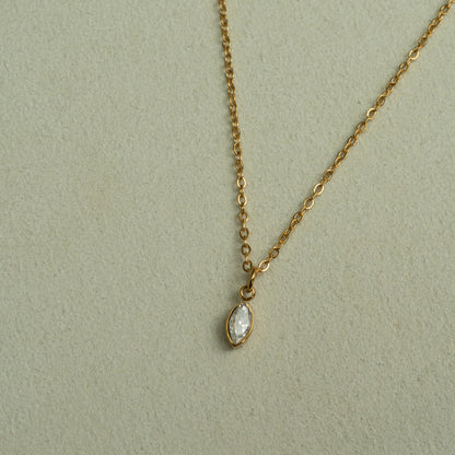 BRILLIANCE STONE Pendant Chain Necklace For Women's