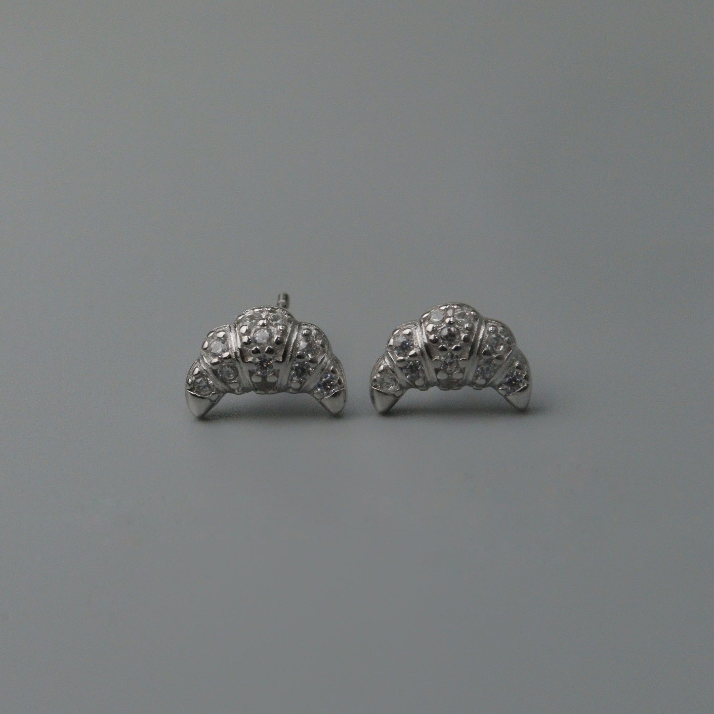 BUN S925 Silver Croissant Shape Stud Earrings