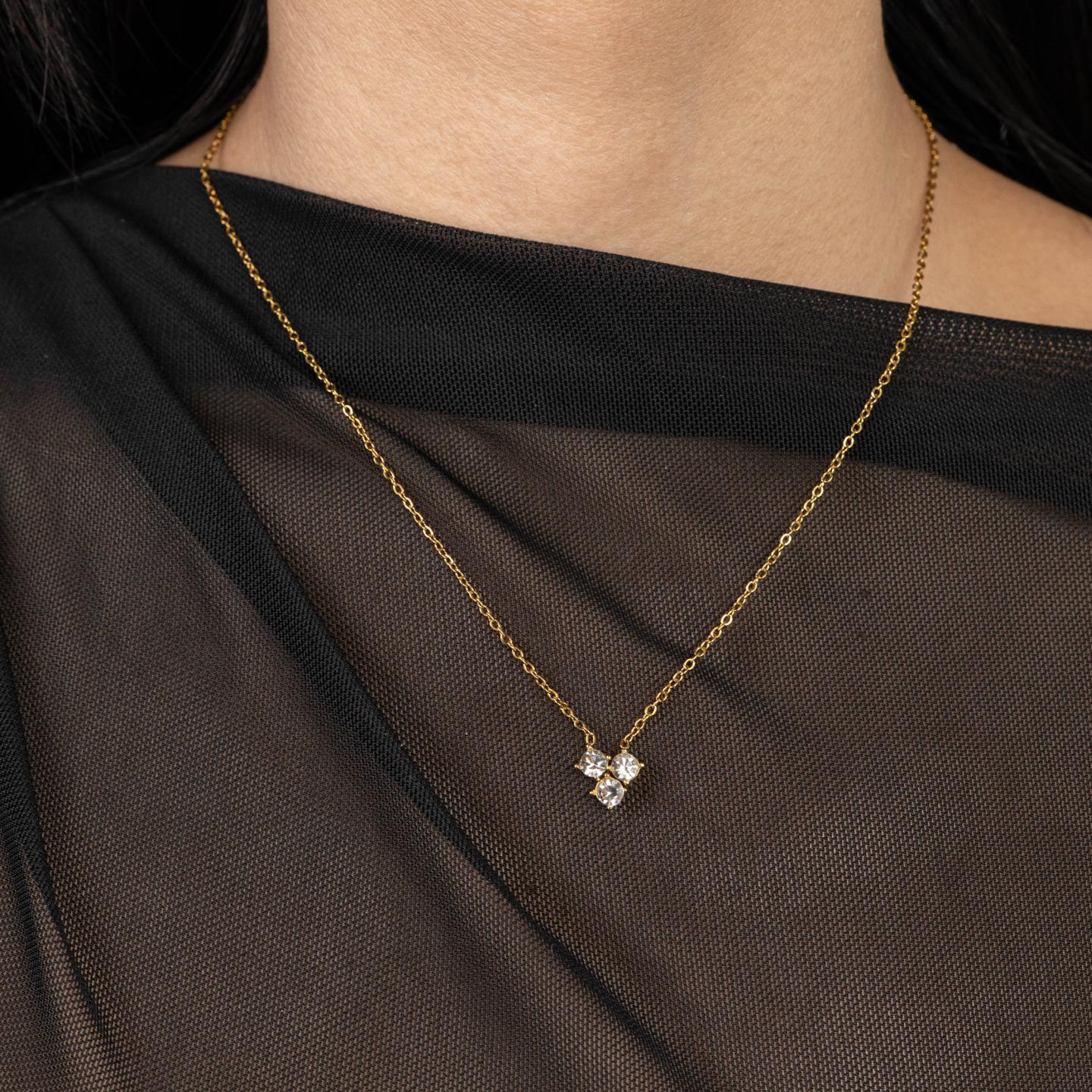 QIN Round Trio Stone Pendant Chain Necklace For Women's Non Tarnish Non Fading Hypoallergenic