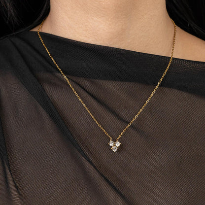QIN Round Trio Stone Pendant Chain Necklace For Women's Non Tarnish Non Fading Hypoallergenic