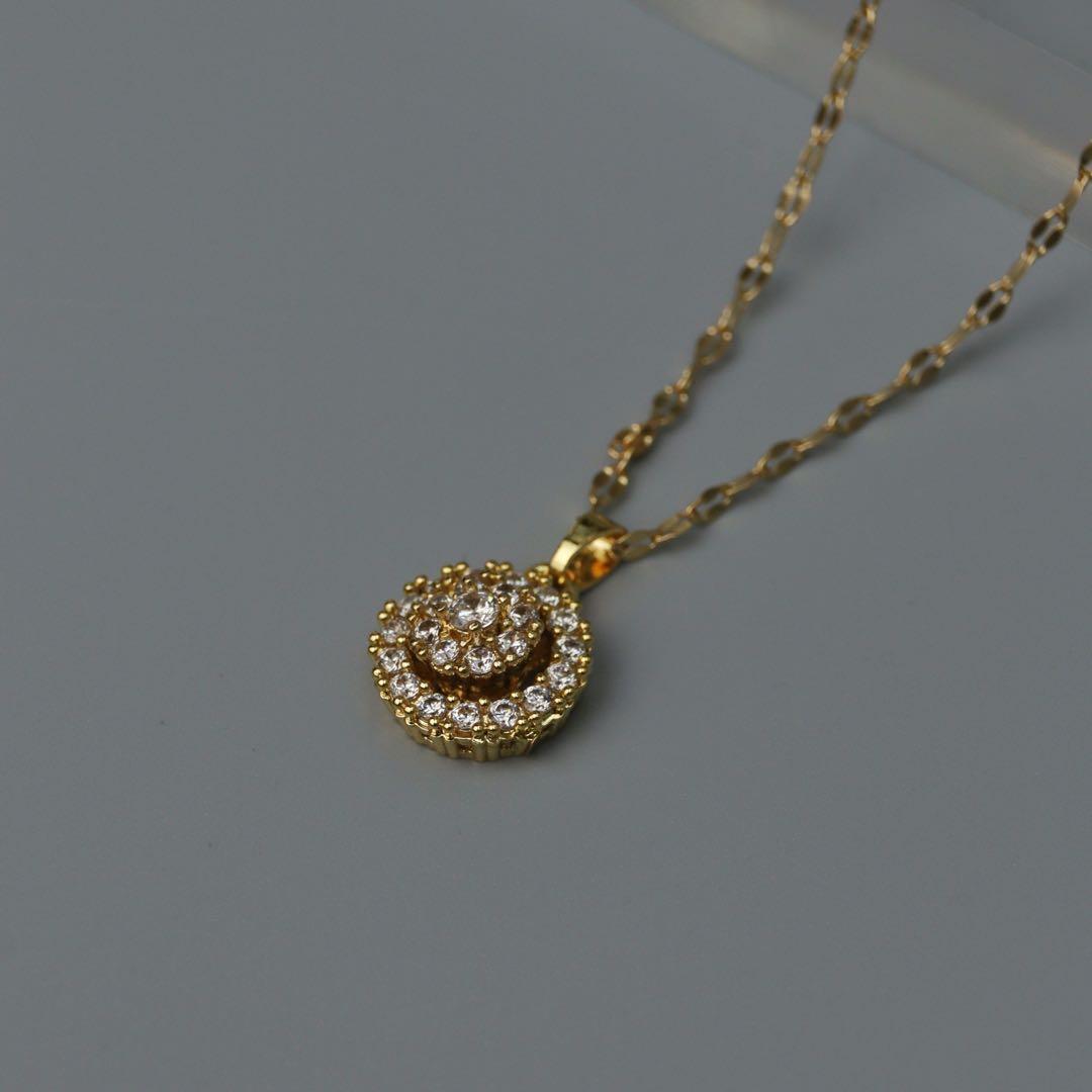 ISABELLE Rotatable Embedded Pendant Dancing
