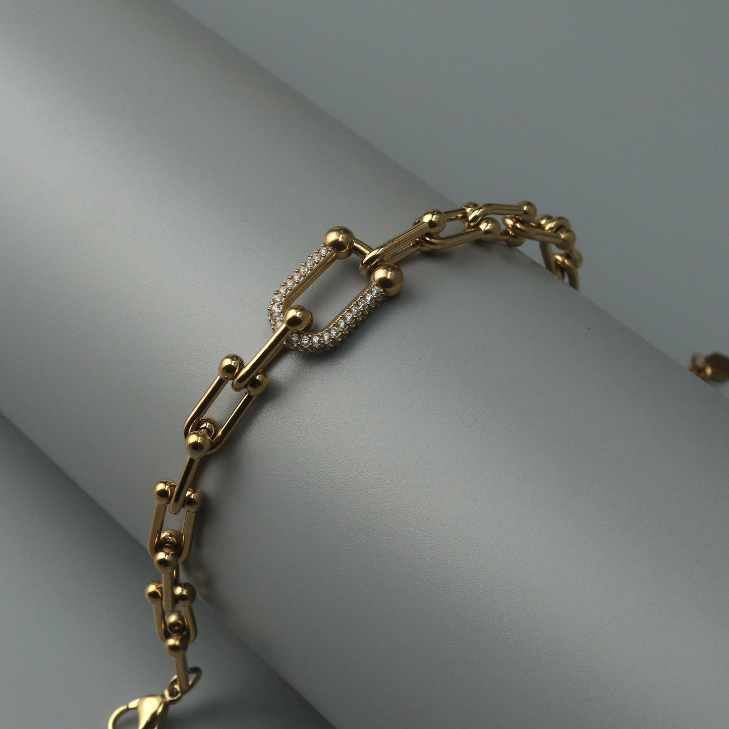 BENICE Gld/Silver Centered U Full Embedded Hollow Buckle Bracelet Fashion