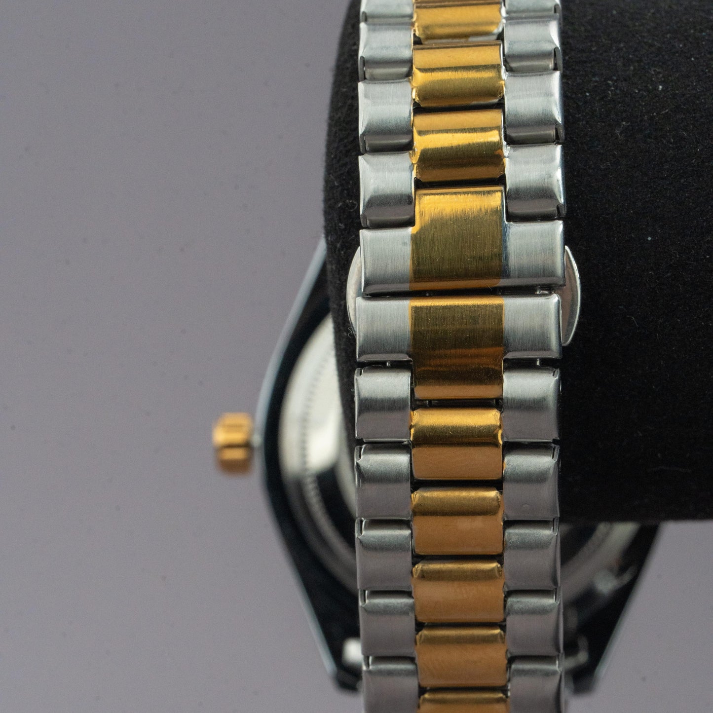 CORVANE Two-Tone Men's Watch with Date and Day Display, Quartz Movement, Thick Strap