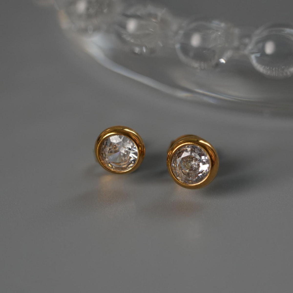 AUREN 6mm Round Stud Earrings for Women's
