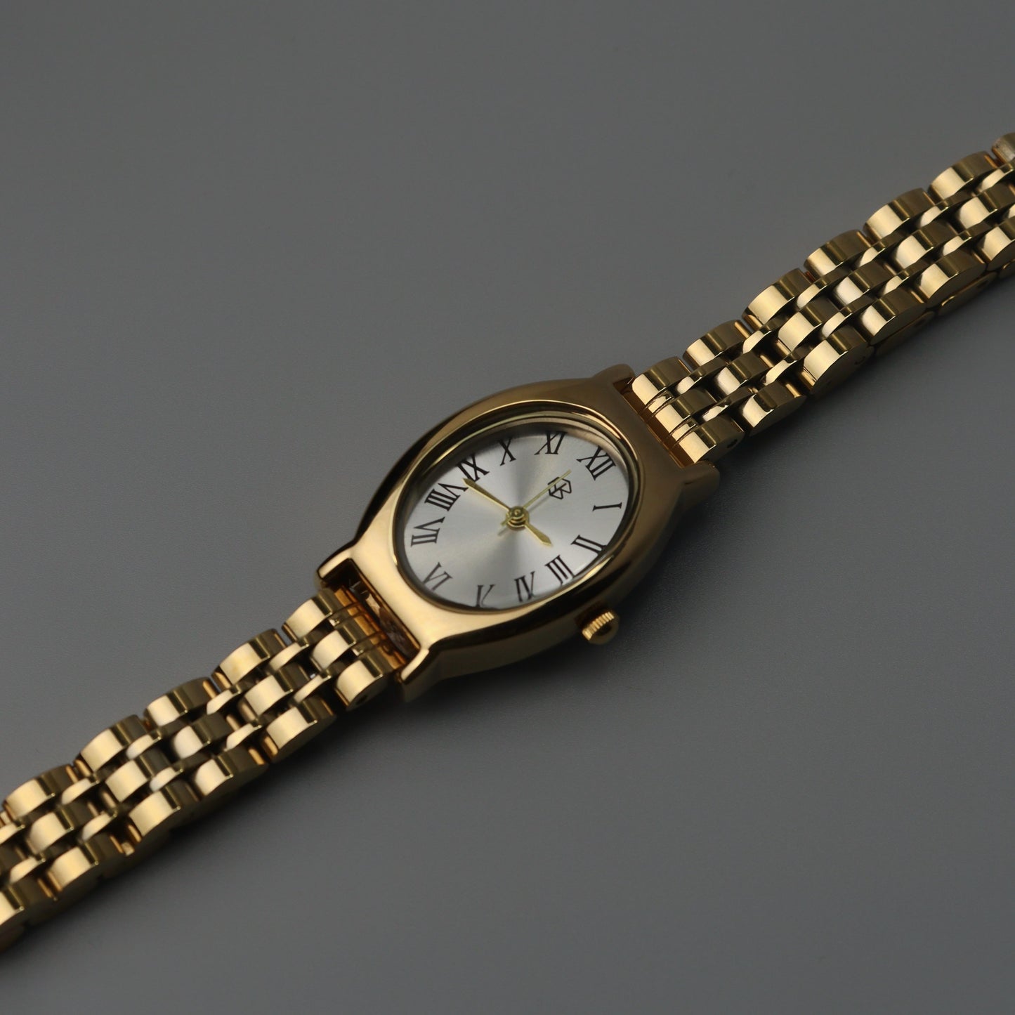 MORIN Minimalist Retro Oval Watch