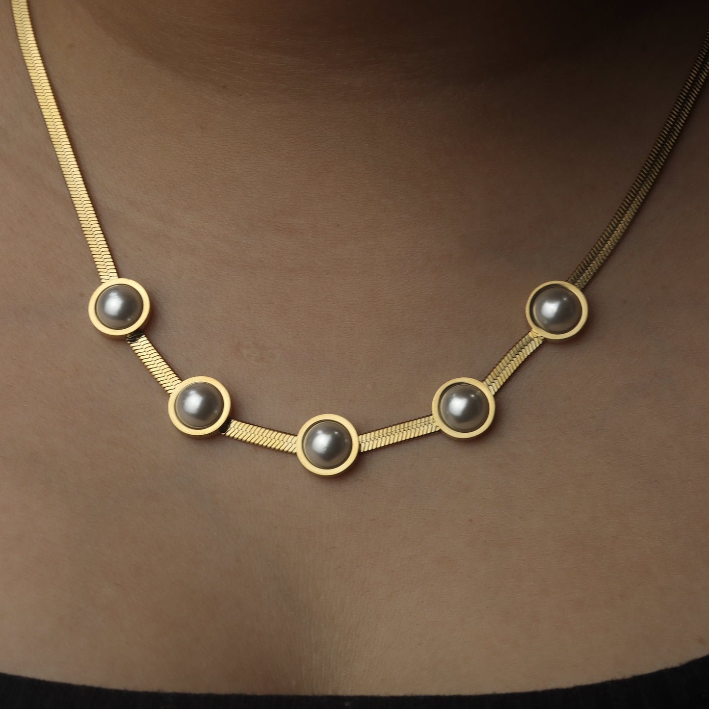 SAMARA Synthetic Pearl Snake Necklace