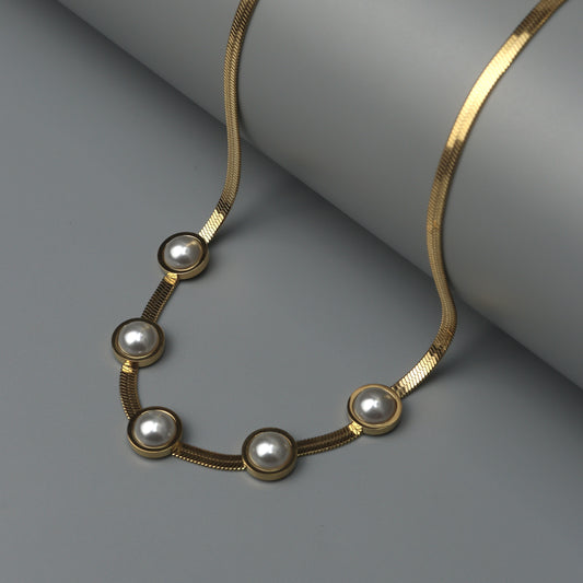 SAMARA Synthetic Pearl Snake Chain Necklace
