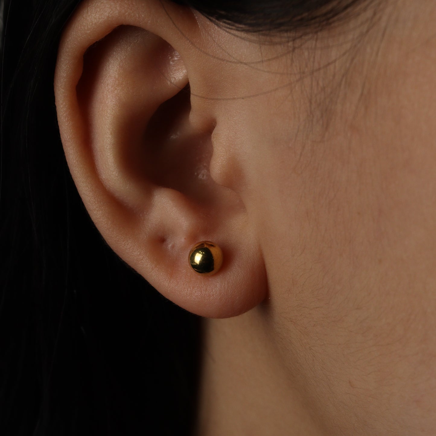 GWENDOLEN Round Stud Earrings