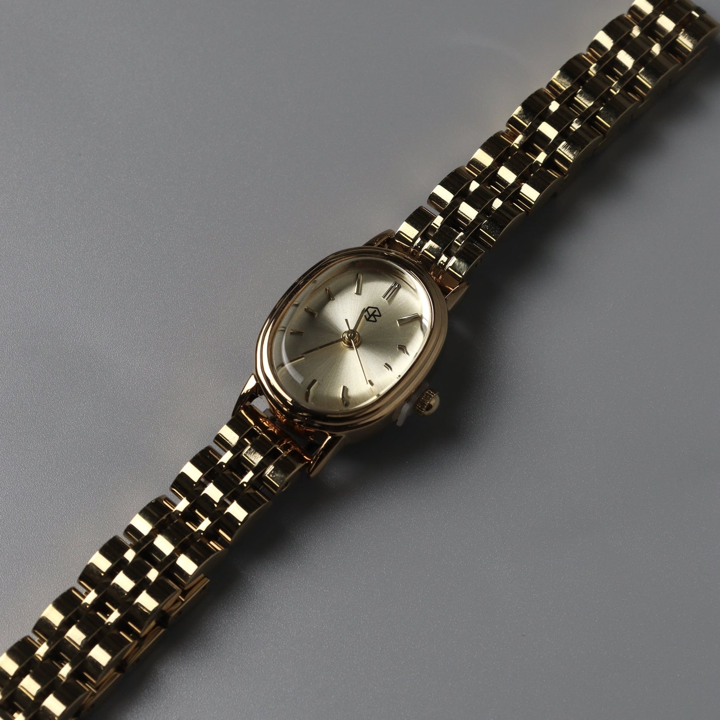 DEMETER Oval Watch