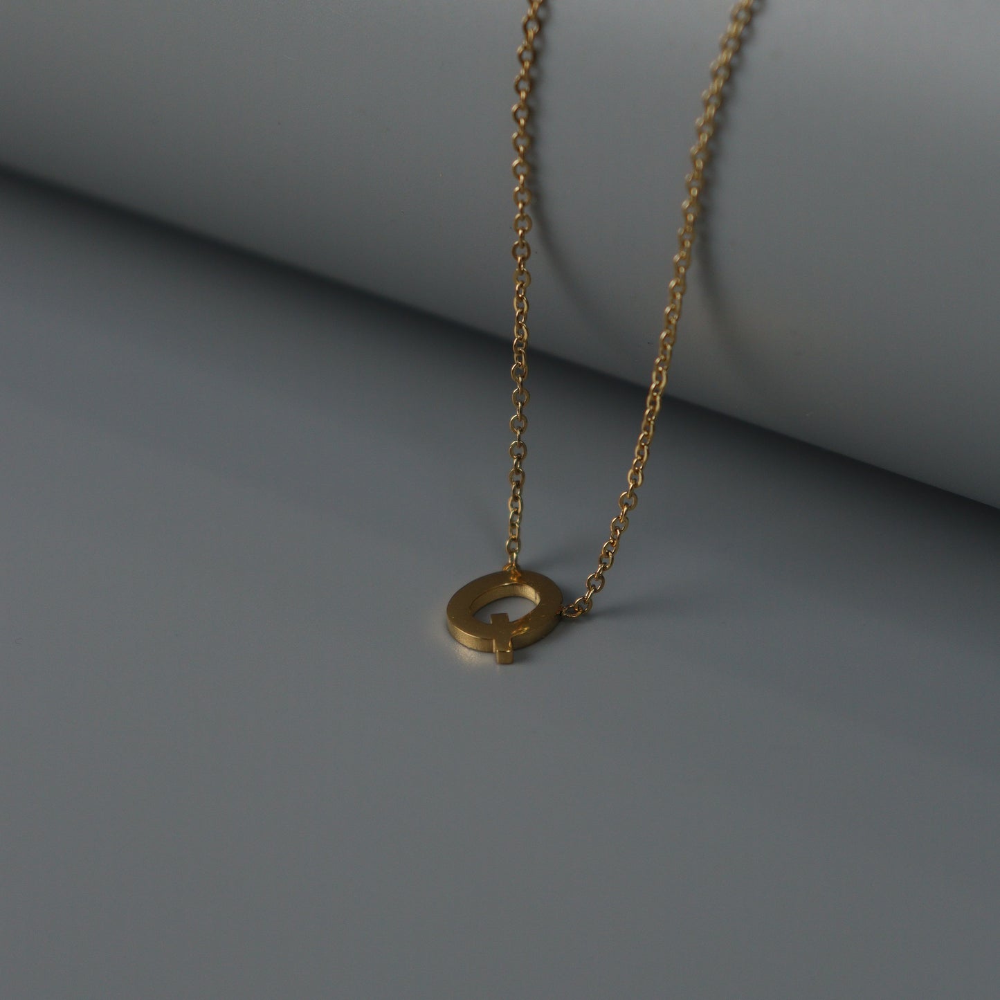 LETTER Q Pendant Chain Necklace