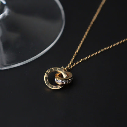 RUE Tangled Engrave Roman Numerical Pendant
