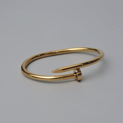 TREUX Nail Bangle