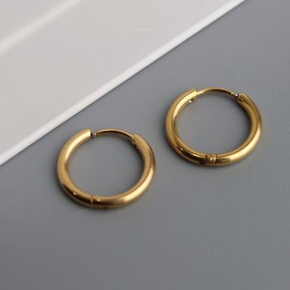 RAYA Small Thin Hinged Earrings